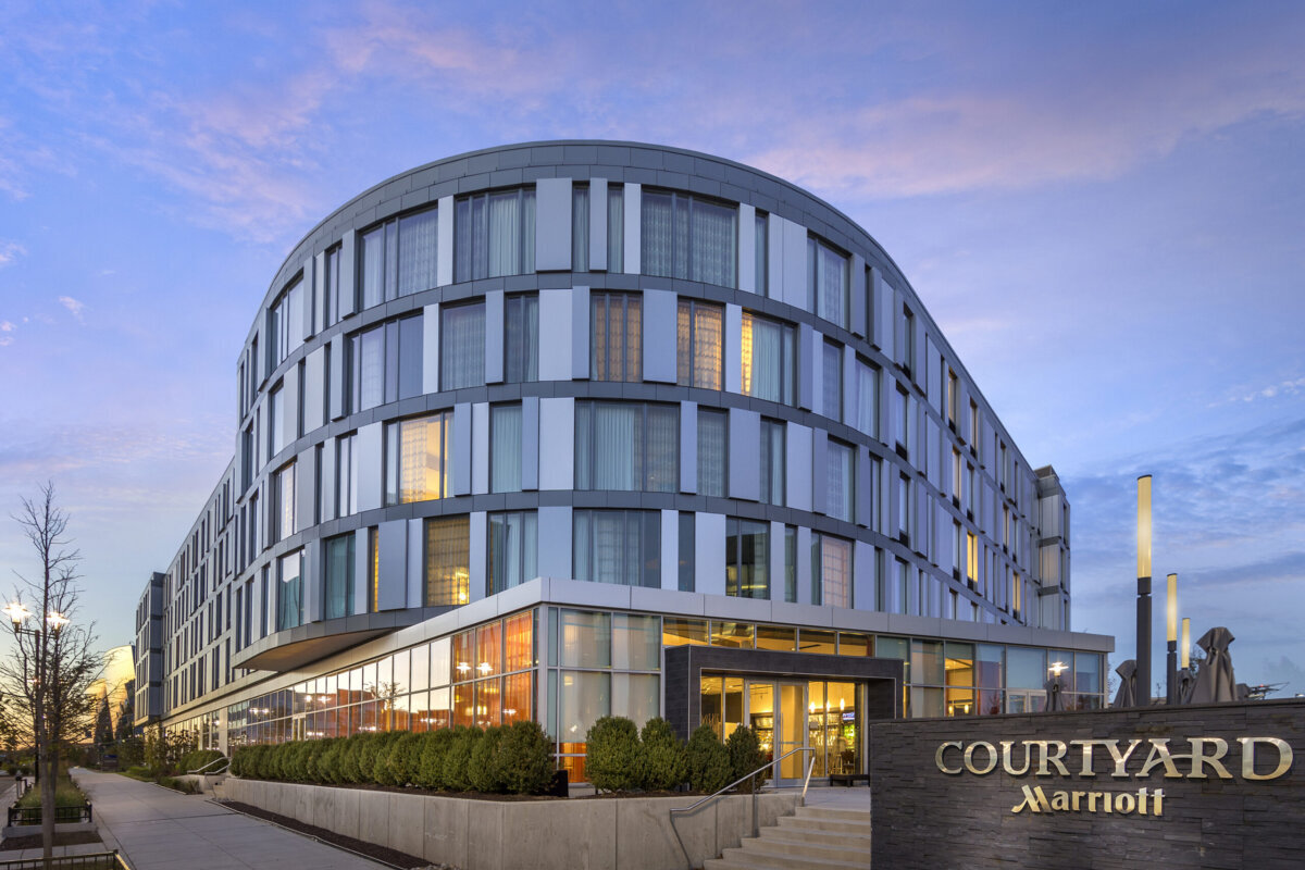 Courtyard by Marriott Philadelphia South at The Navy Yard